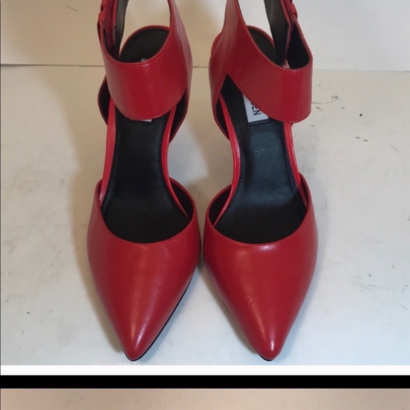Steve Madden Swift Red Heels Size 8 - Picture 7 of 8